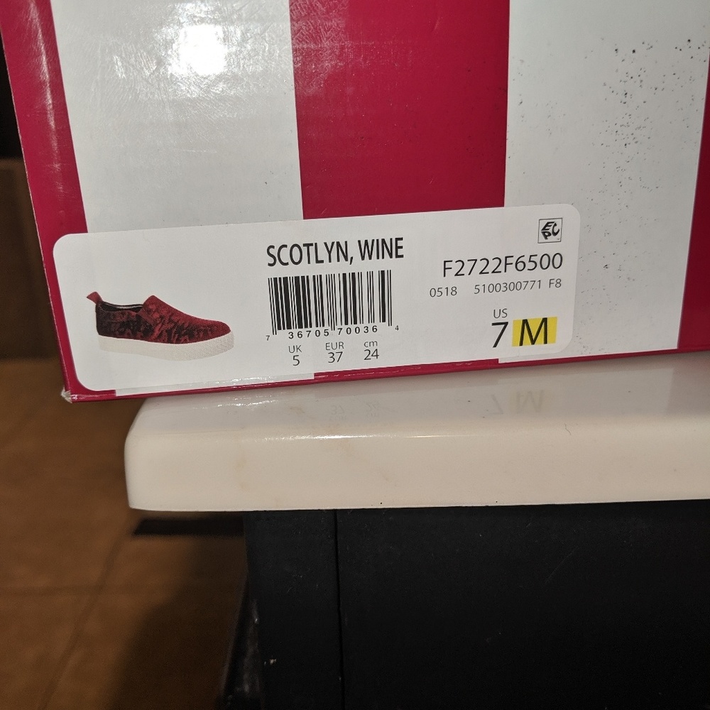 Sam Edelman slip ons - Picture 2 of 3